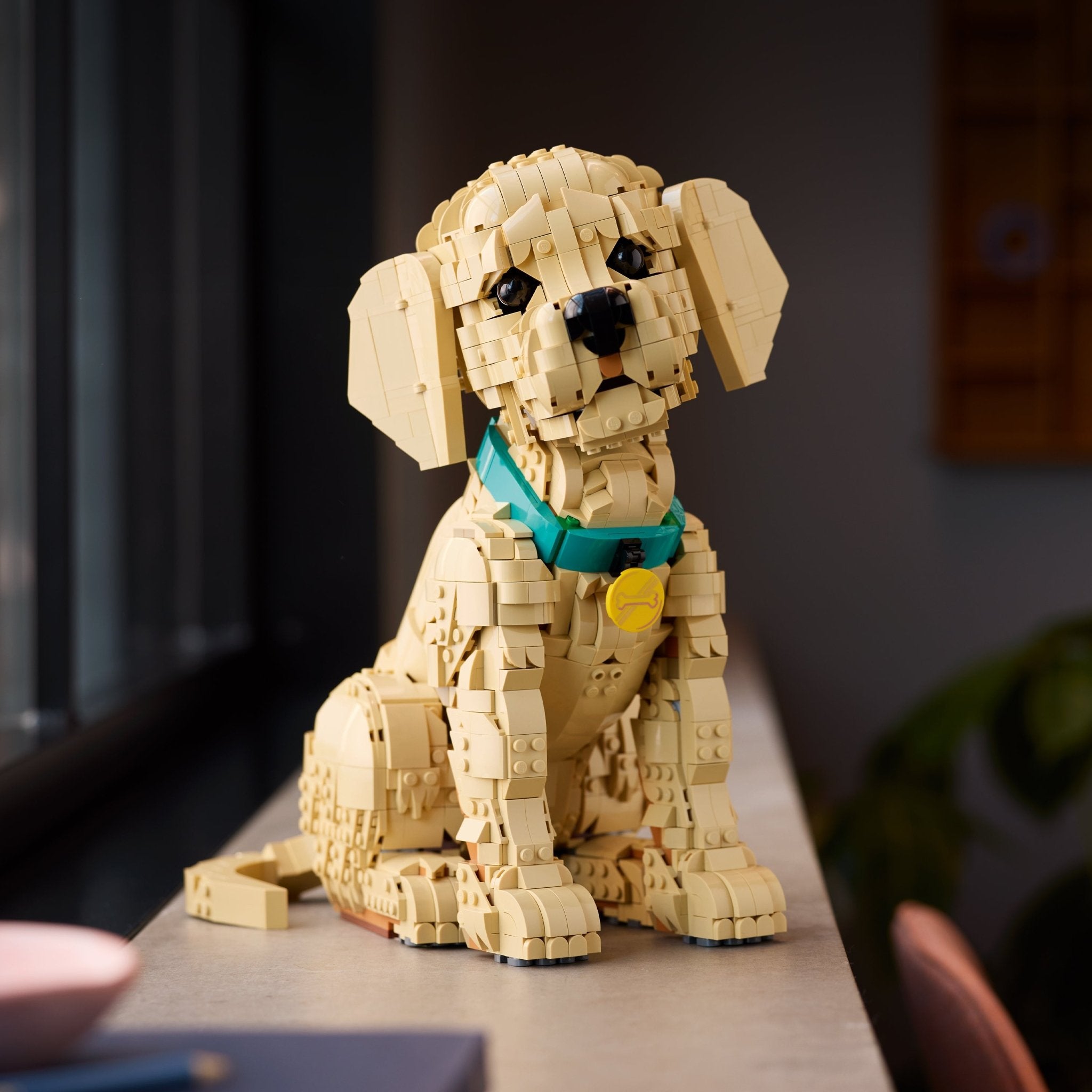 LEGO® Icons Golden Retriever Puppy - Building Set 11384 - Image 7