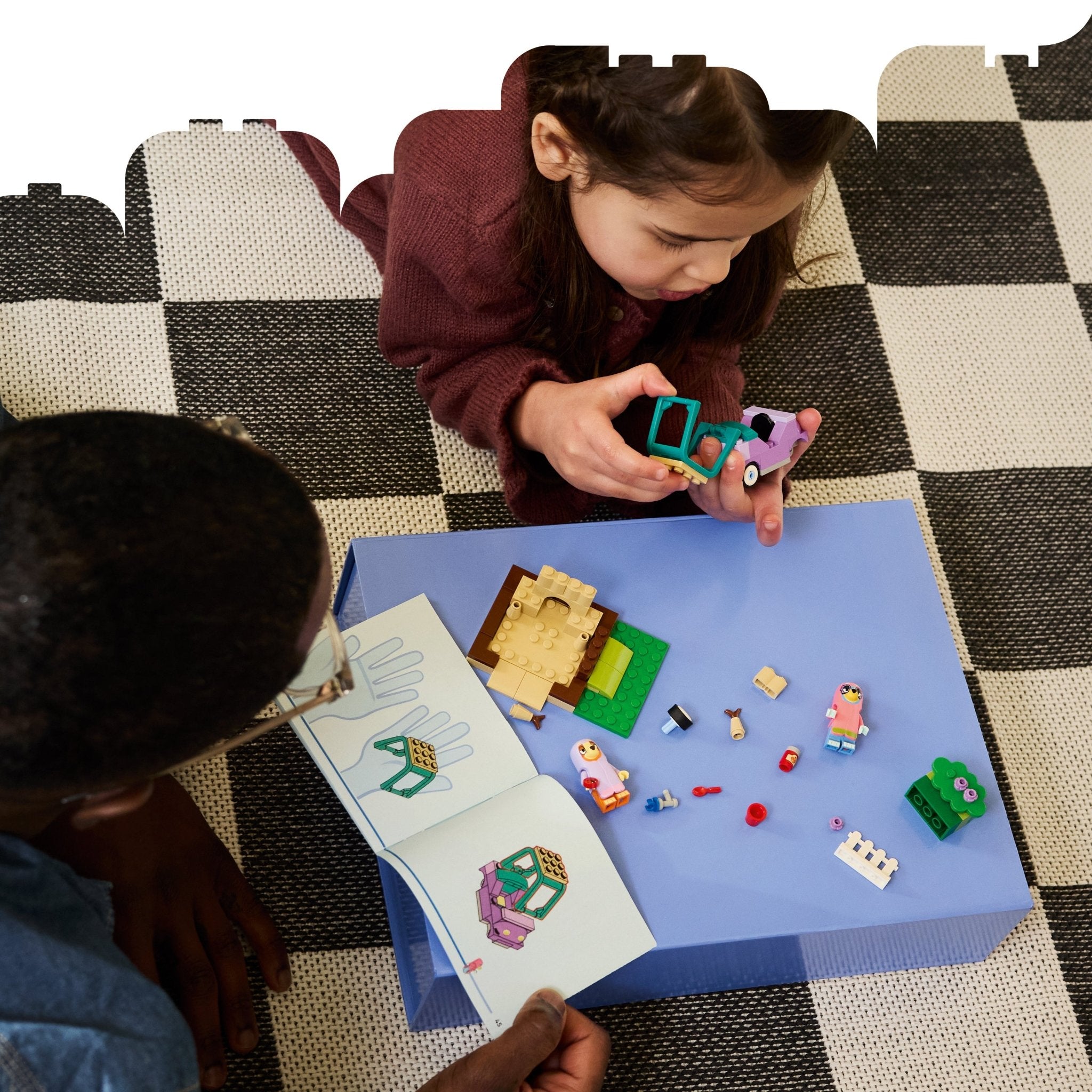LEGO® Bluey Grannies with Bingo and Bluey 11216 - Image 6