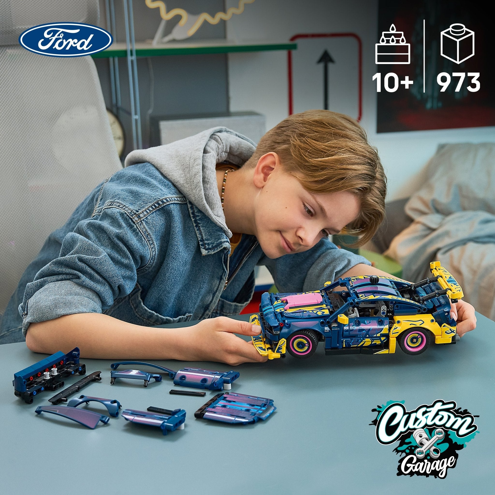 LEGO® Technic Custom Garage Ford Mustang GT Car 42236 - Image 2