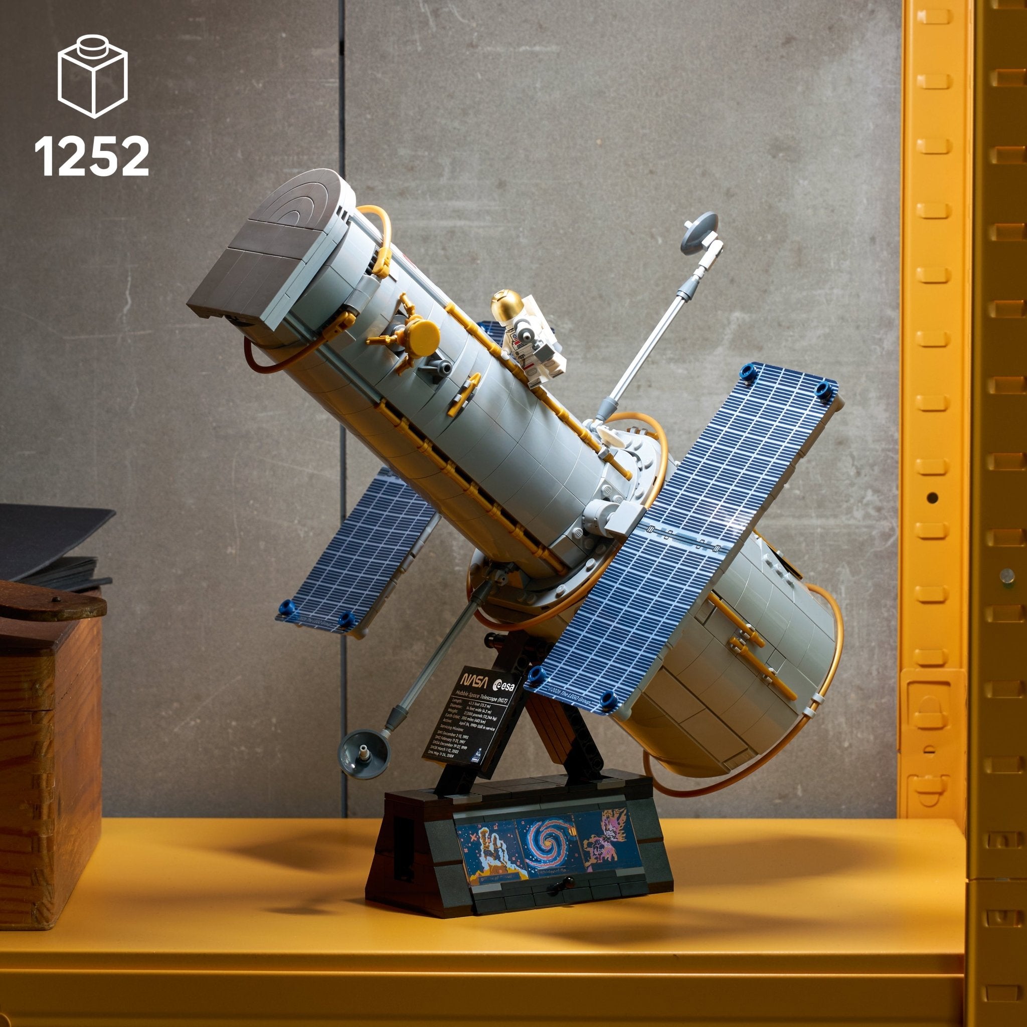 LEGO® Icons Hubble Space Telescope 11382 - Image 5