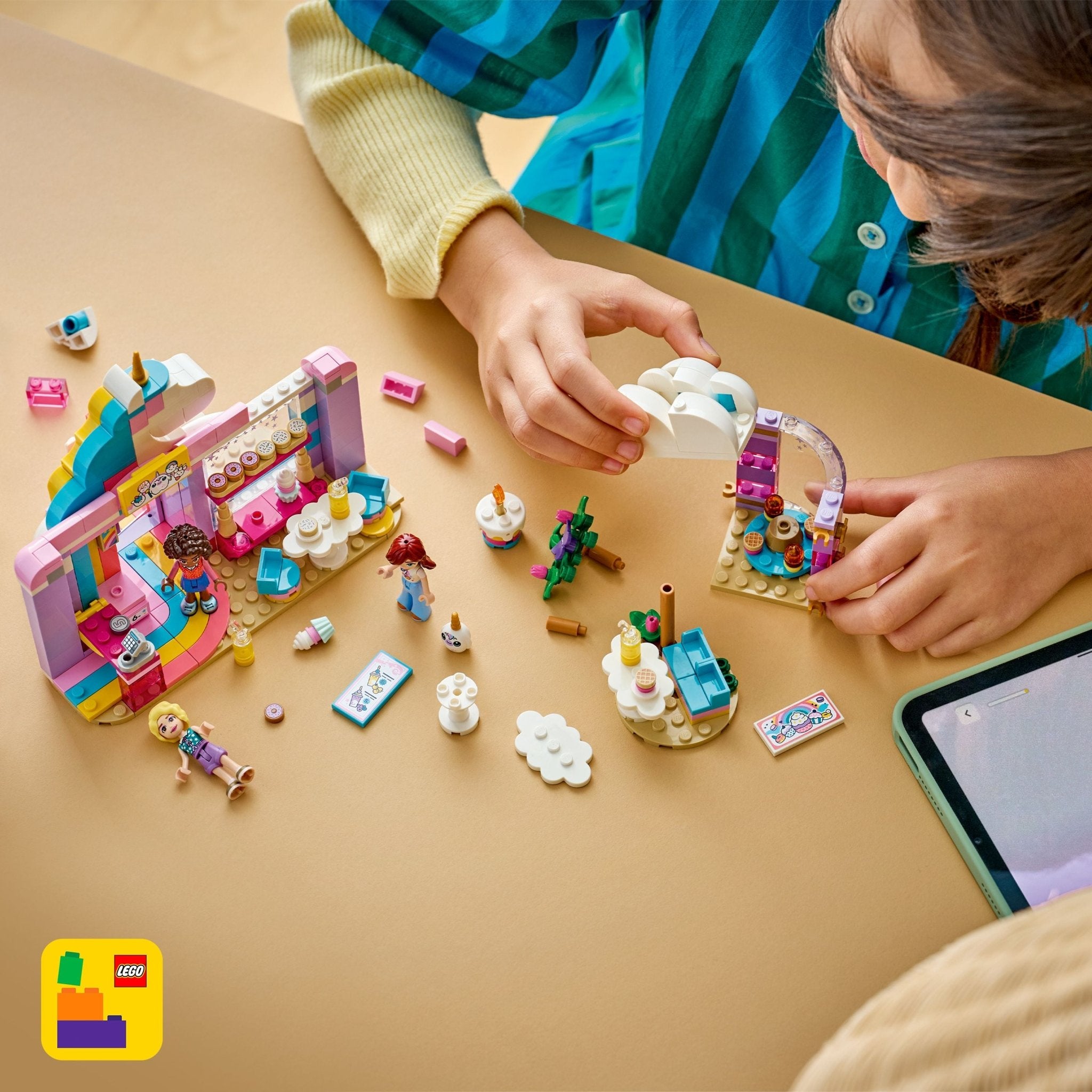 LEGO® Friends LEGO® Unicorn Dream Café 42684 - Image 6