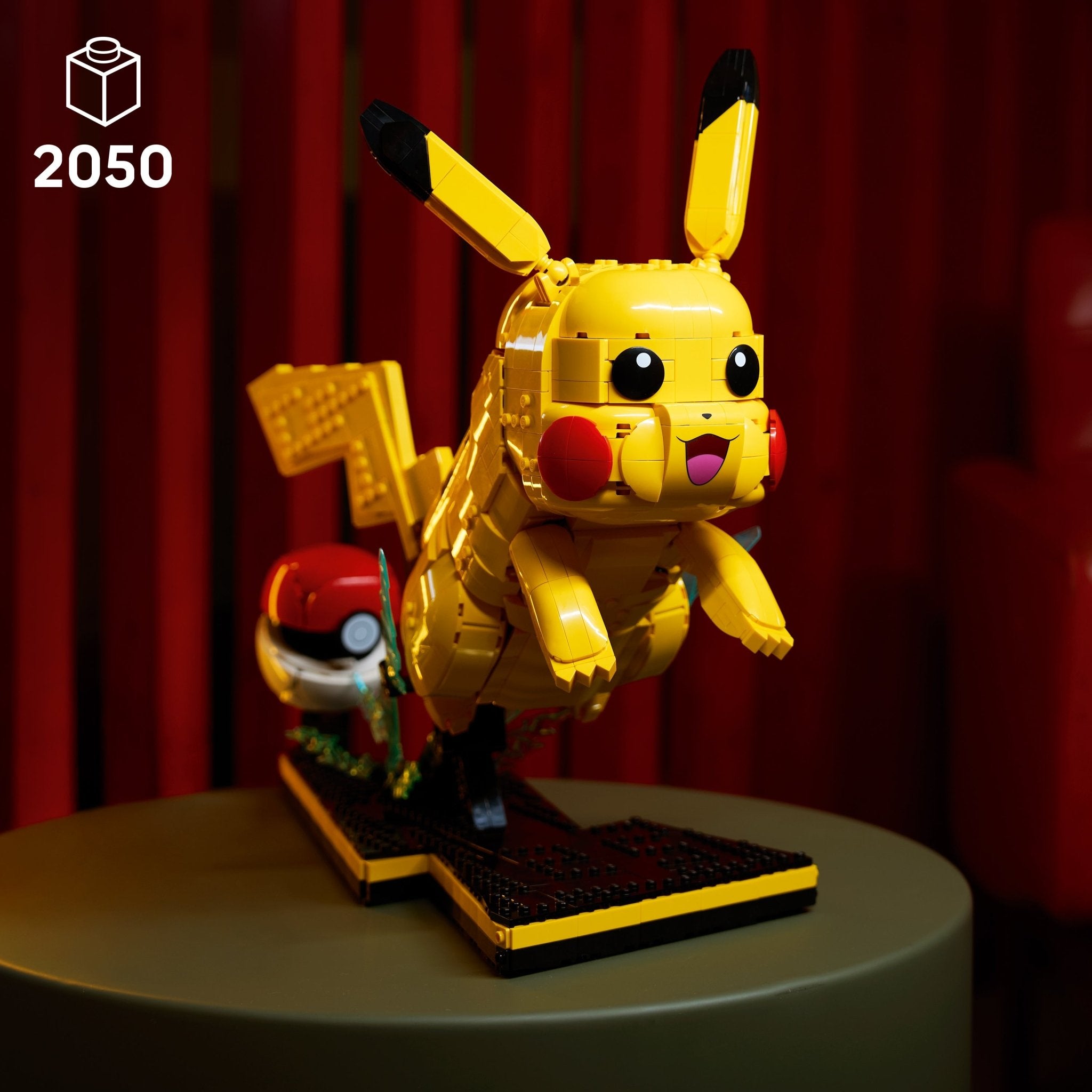 LEGO® Pokémon Pikachu and Poké Ball 72152 - Image 2