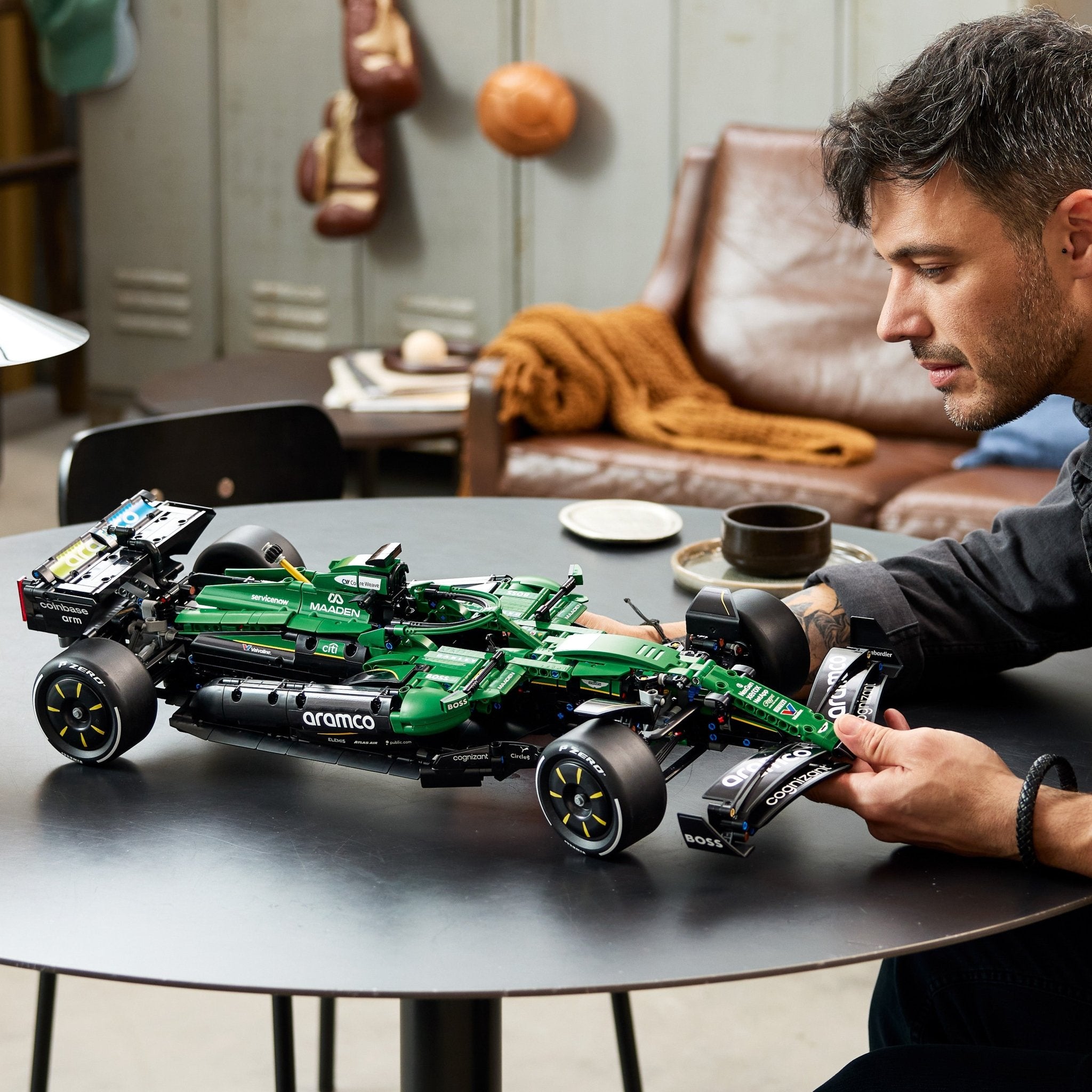 LEGO® Technic Aston Martin Aramco AMR25 F1 Car 42240 - Image 3
