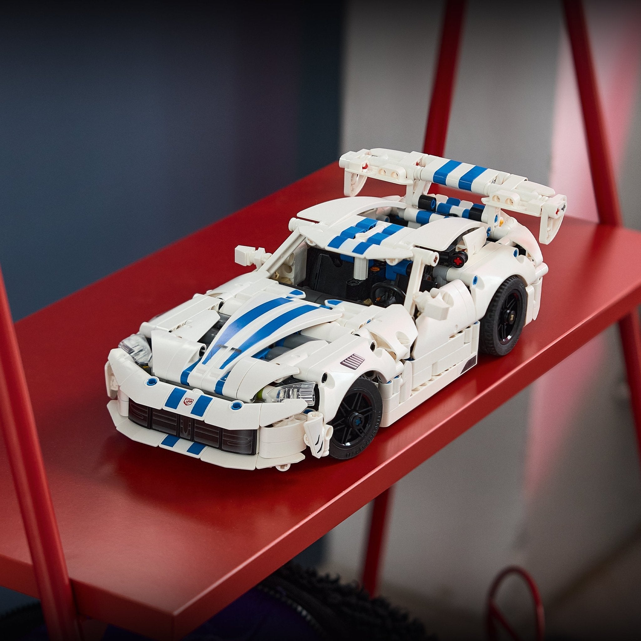 LEGO® Technic Dodge Viper GTS-R Sports Car 42234 - Image 6