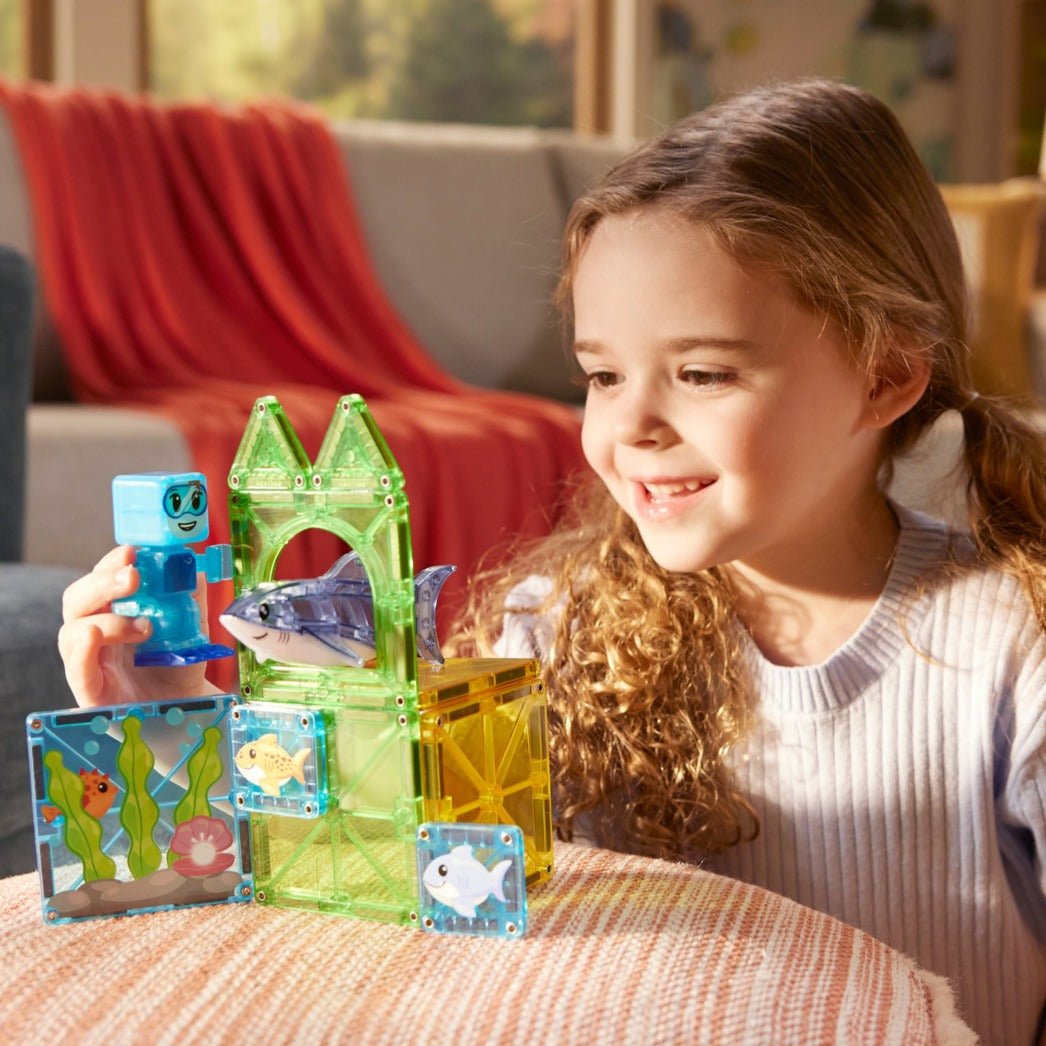 The Original MAGNA-TILES® Shark Dive 13-Piece - Image 6