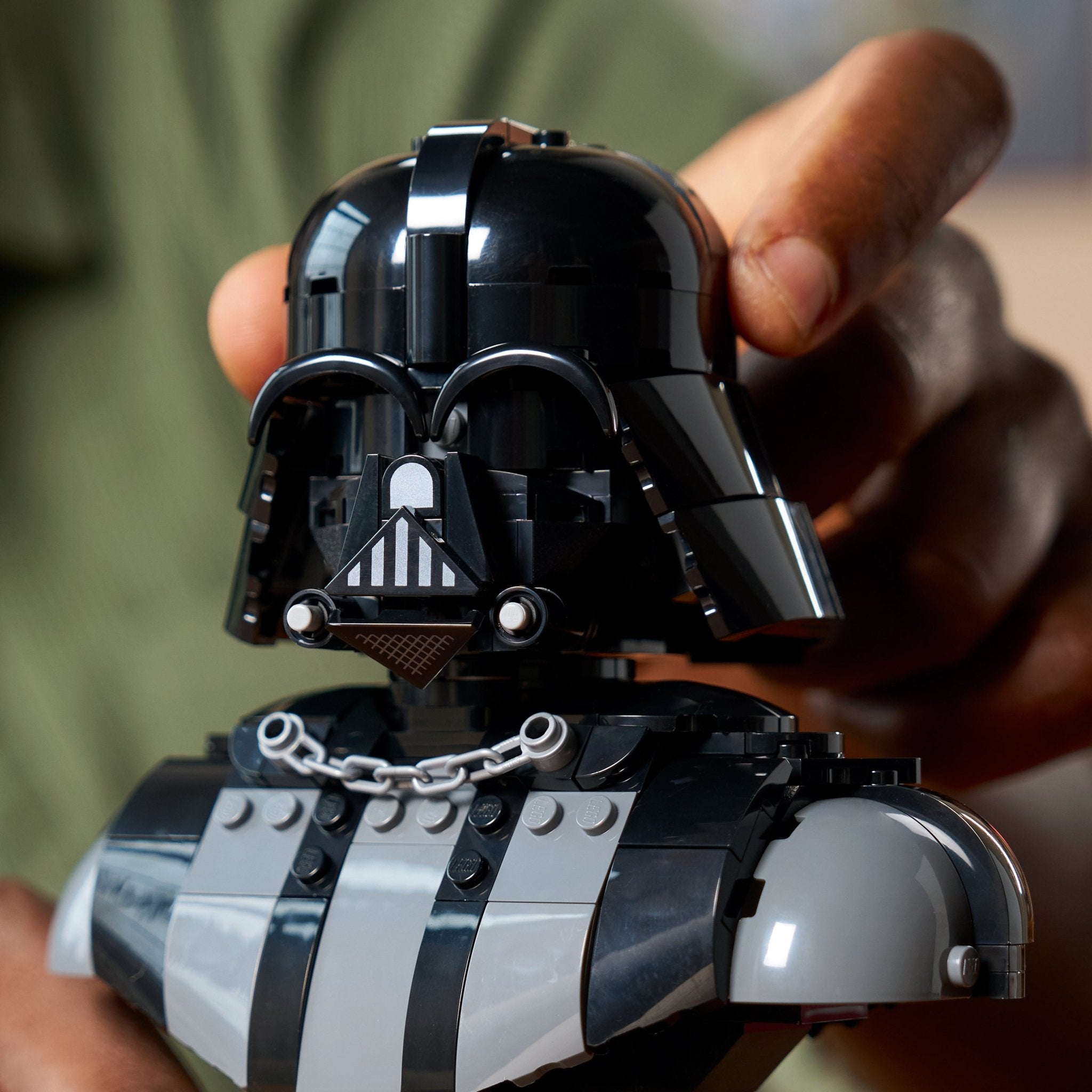 LEGO® Star Wars Darth Vader Bust 75439 - Image 5