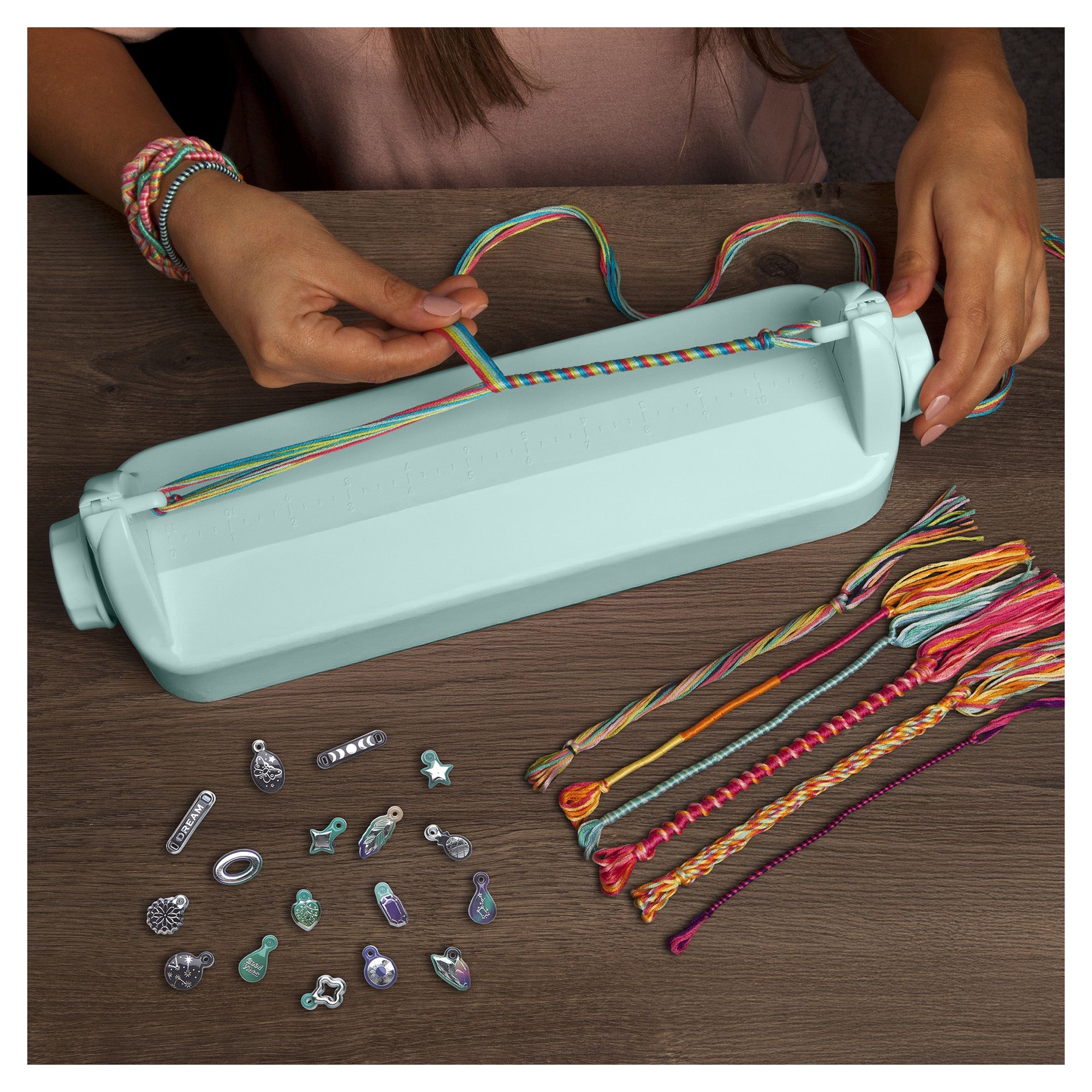 Loopdedo Friendship Bracelet Maker - Image 2
