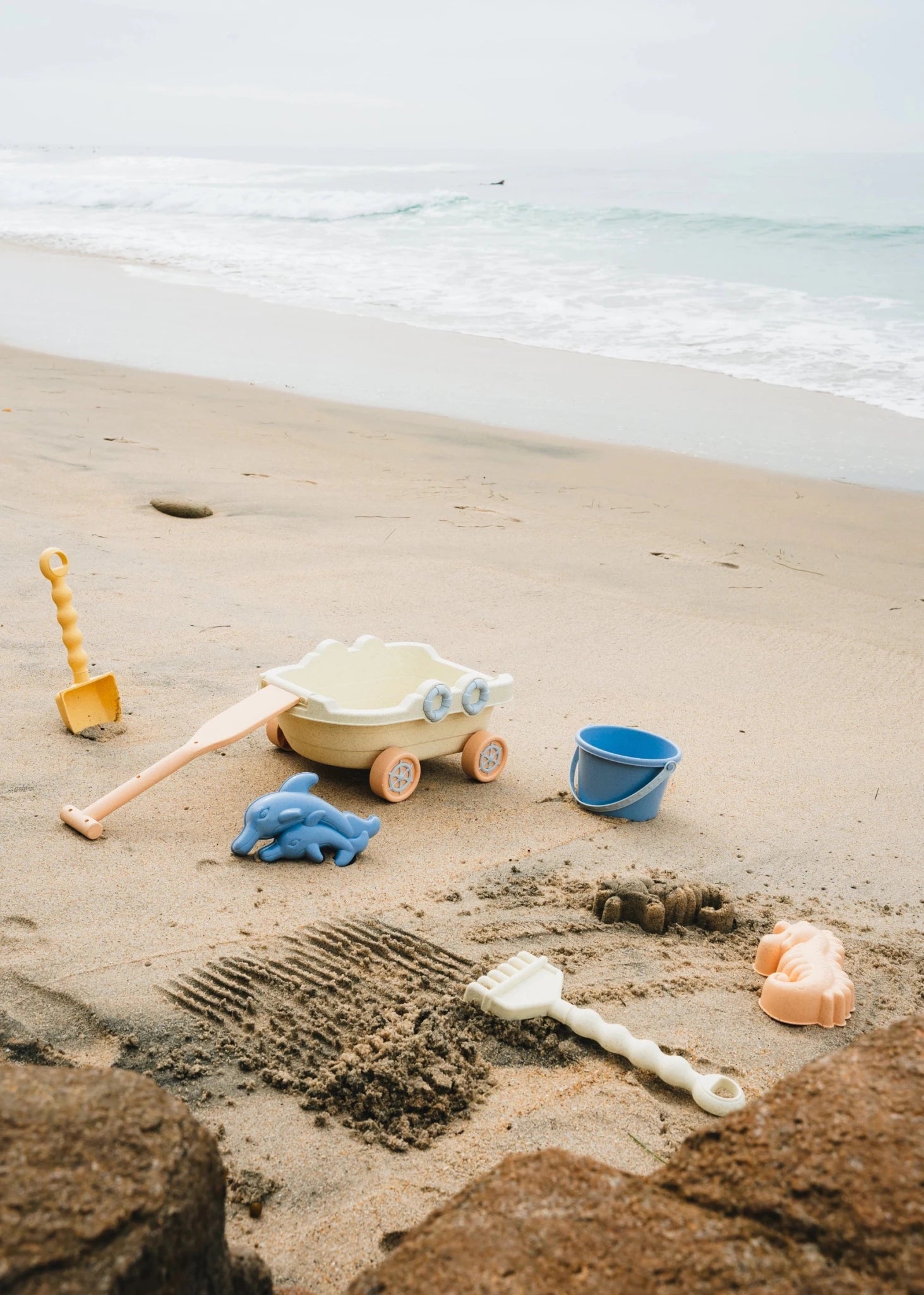 Coco Village Oversized 6-Piece Wheat Straw Sand Toy Set – Wagon & Accessories - Image 2