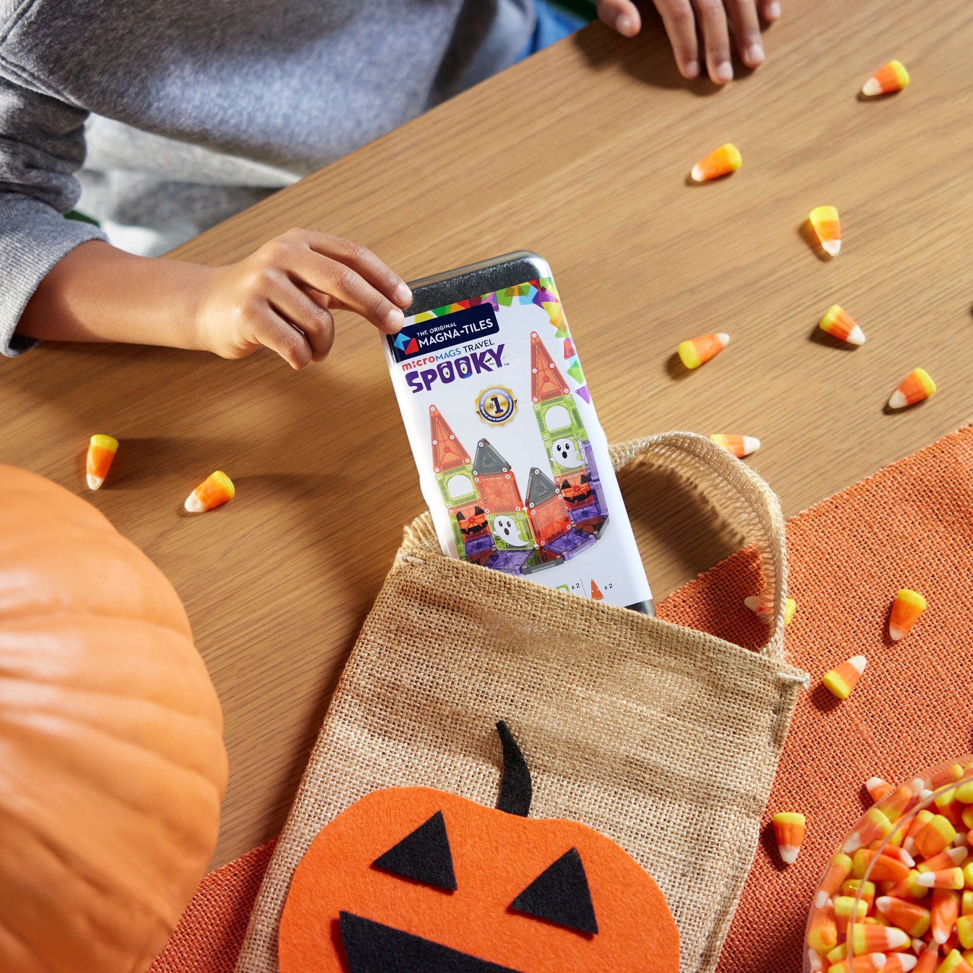 The Original MAGNA-TILES® microMAGS Spooky Travel Set 24-Piece - Image 8