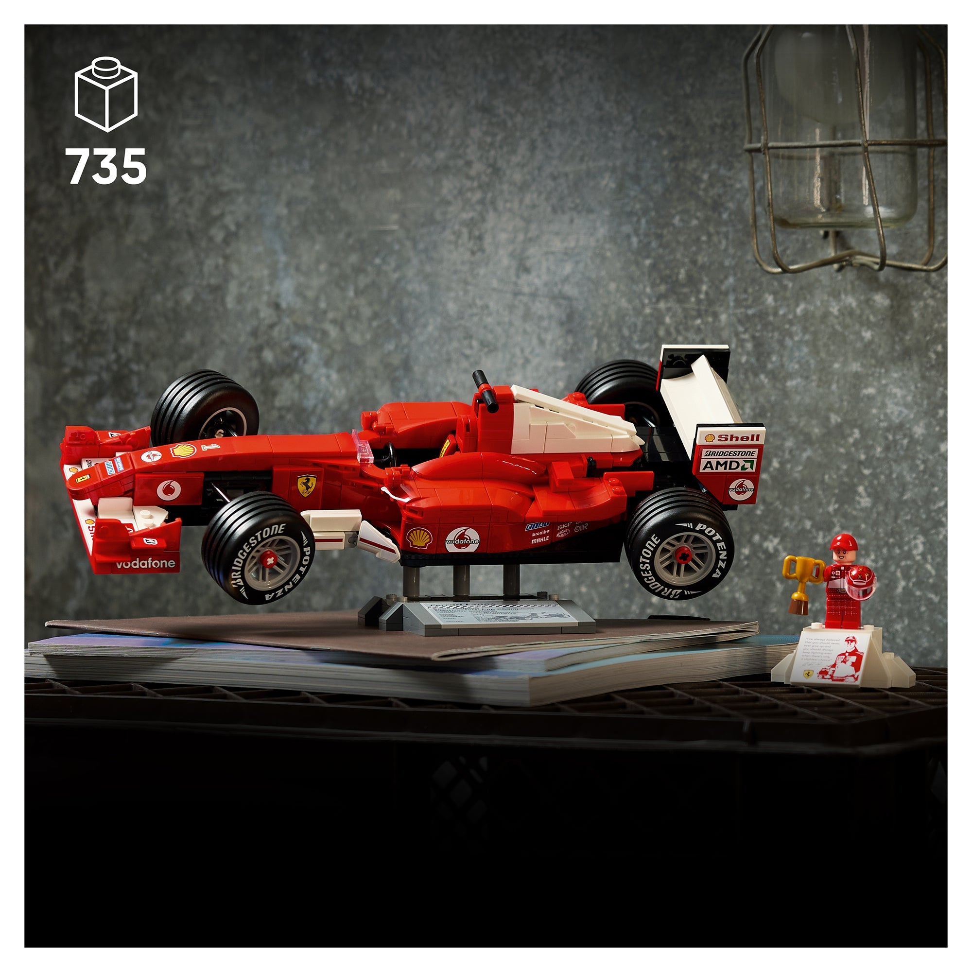 LEGO® Formula 1 LEGO® Icons Ferrari F2004 & Michael Schumacher 11375 - Image 2