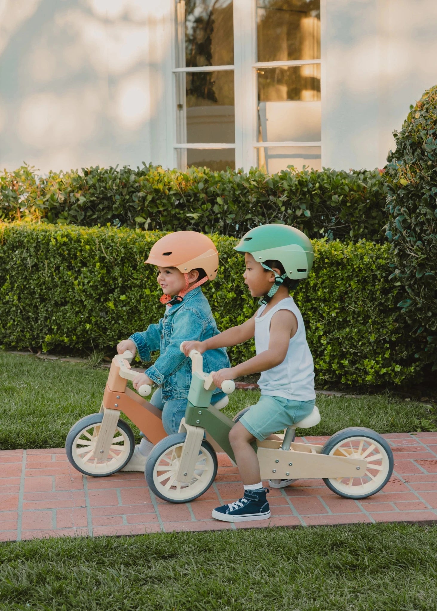 Coco Village Helmet - Grapefruit — SKU SKU00429-000-C588EB - Image 3