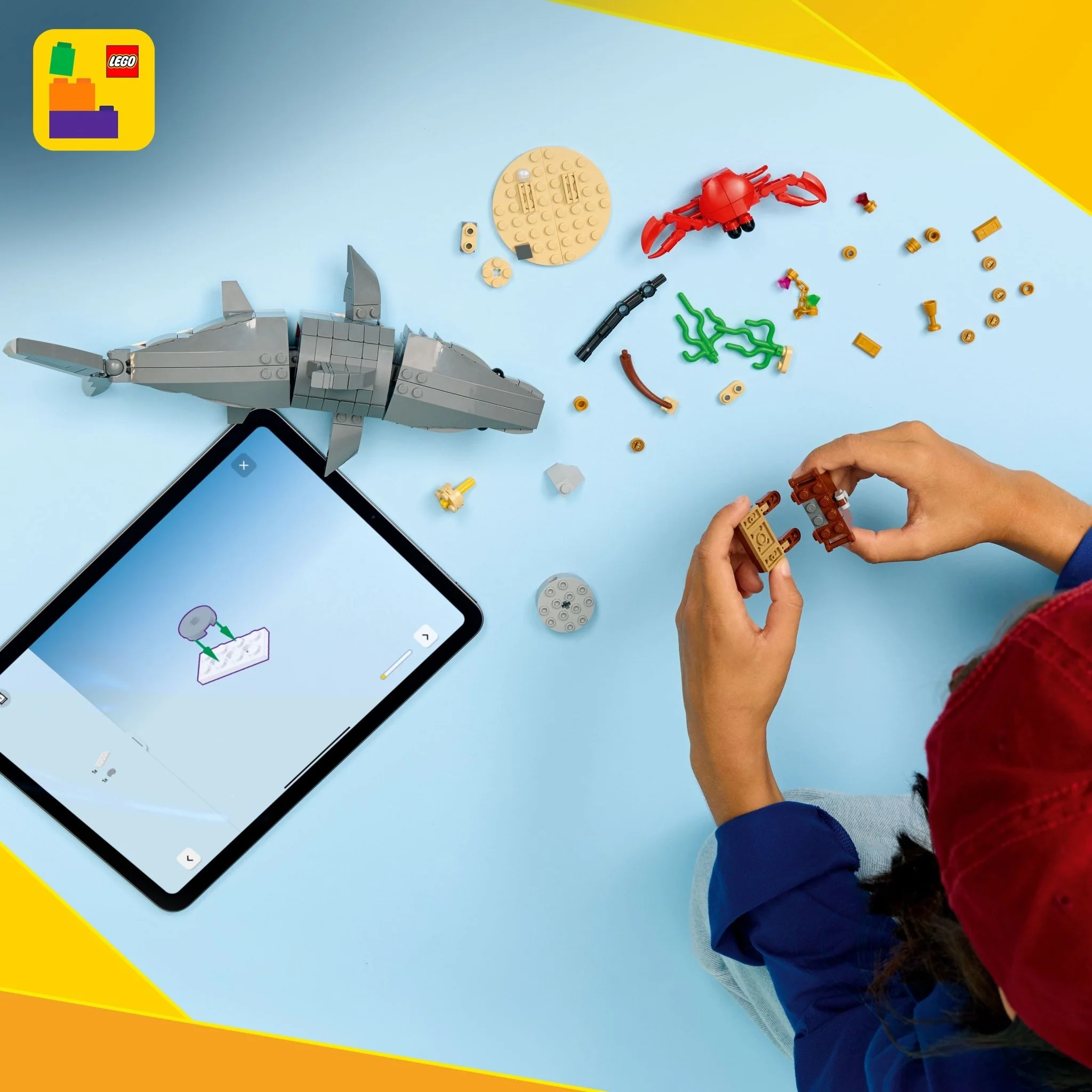 LEGO® Creator LEGO® Fierce Shark with a Treasure Chest 31381 - Image 6