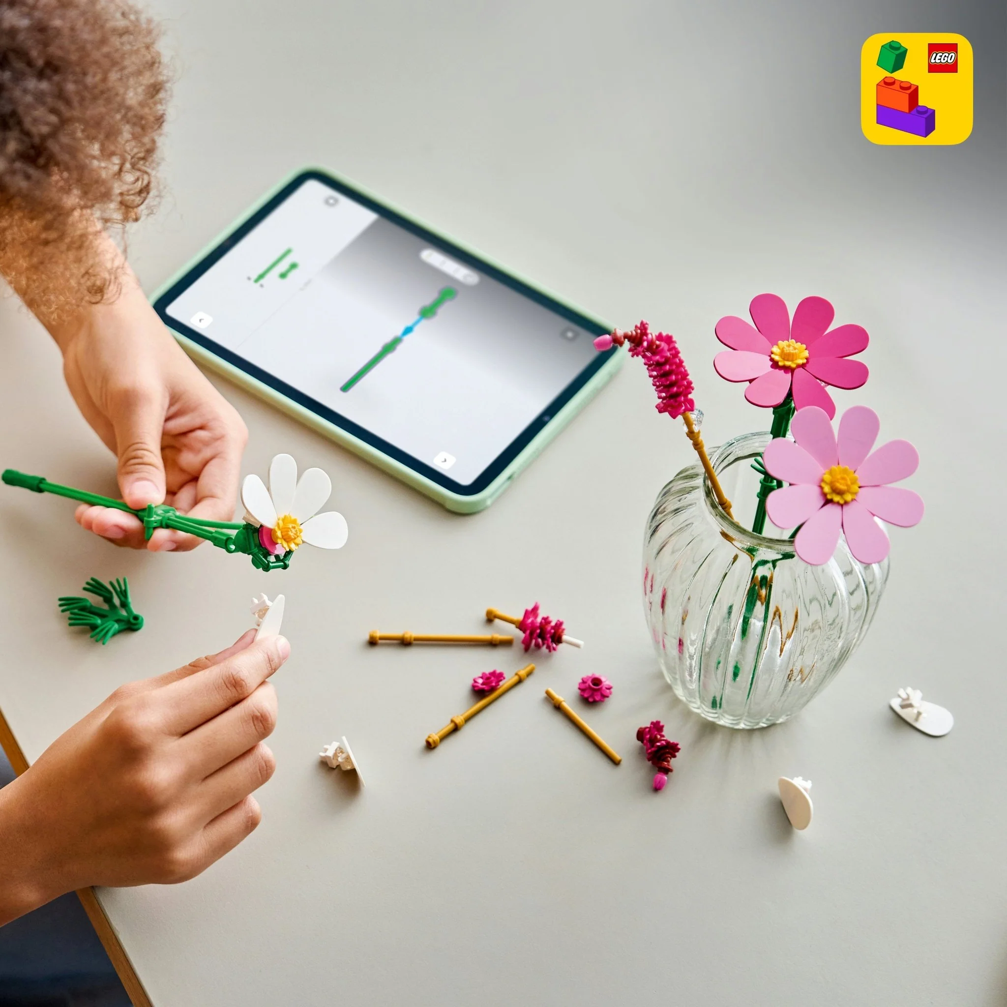 LEGO® Botanicals Cosmos Flowers 11514 - Image 5