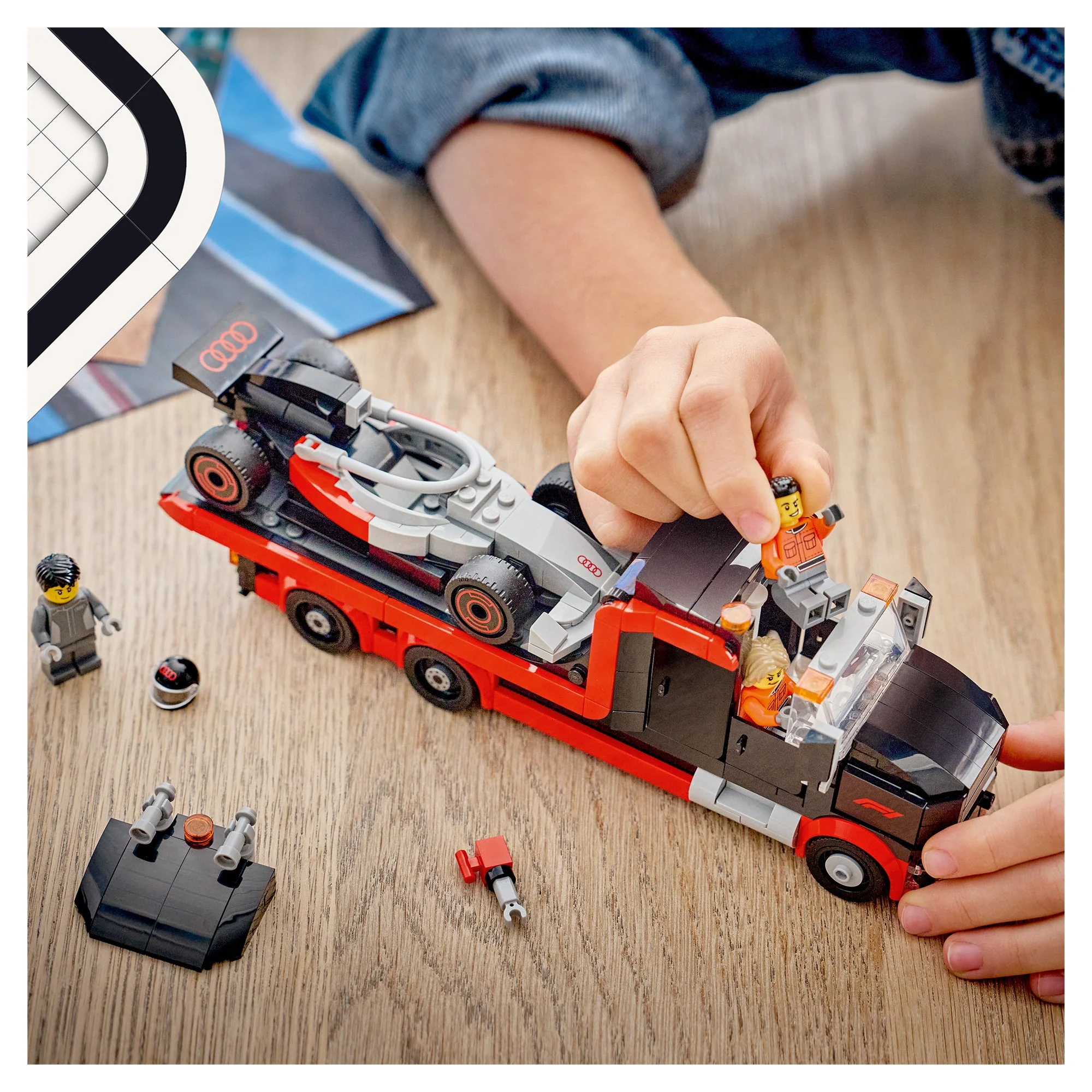 LEGO® City F1 Display Truck with Audi F1 Race Car 60493 - Image 4